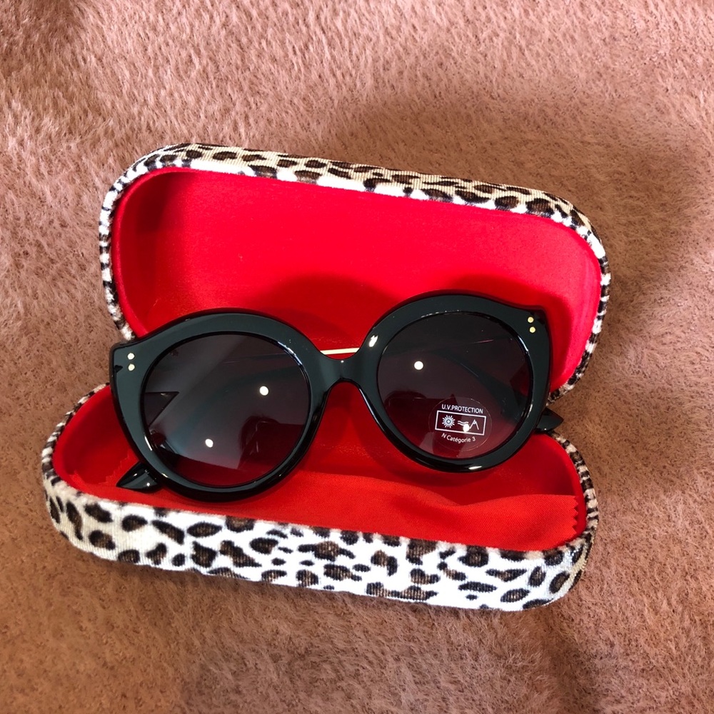Sunglasses with box